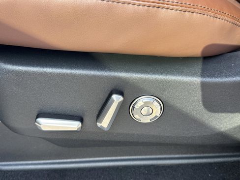 Used 2025 Lincoln Navigator Reserve image 49