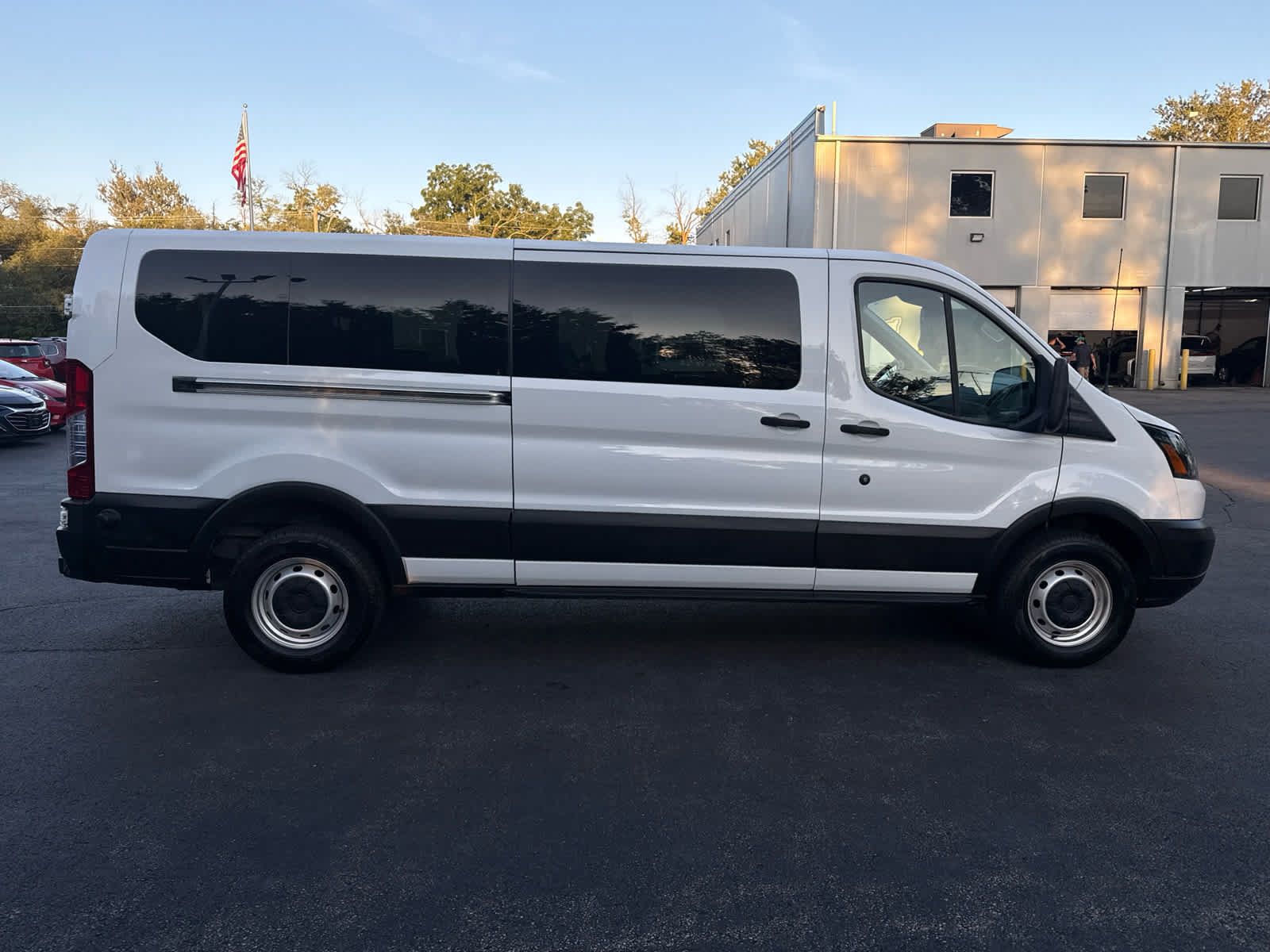 Used 2019 Ford Transit 350 XL RWD image 2