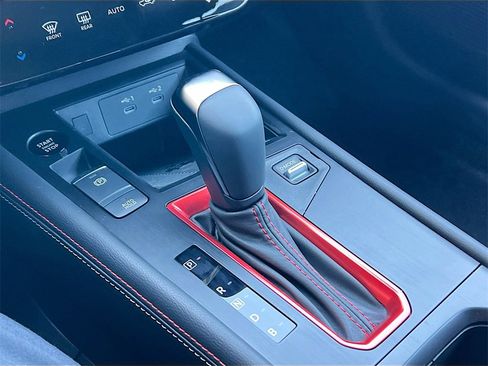 New 2026 Nissan Kicks SR image 16