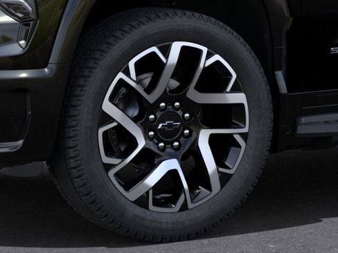 New 2024 Chevrolet Silverado EV RST image 9