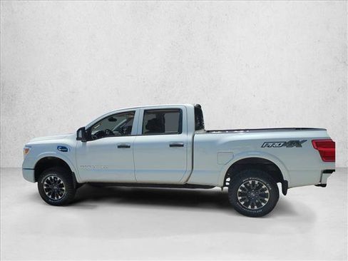 Used 2018 Nissan Titan PRO-4X w/ Pro-4x Convenience Package AWD/4WD image 9