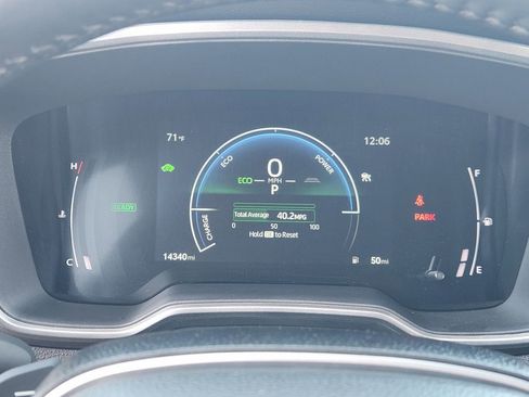 Used 2025 Toyota Corolla Cross w/ Convenience Package image 12