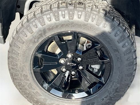 Used 2022 Chevrolet Colorado ZR2 w/ ZR2 Midnight Special Edition image 31