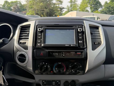 Used 2014 Toyota Tacoma 4x4 Double Cab image 22