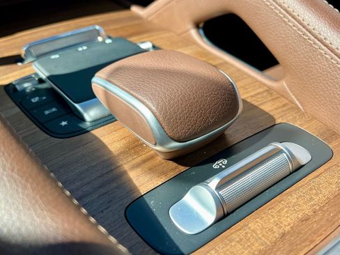 Certified 2024 Mercedes-Benz GLS 450 4MATIC image 30