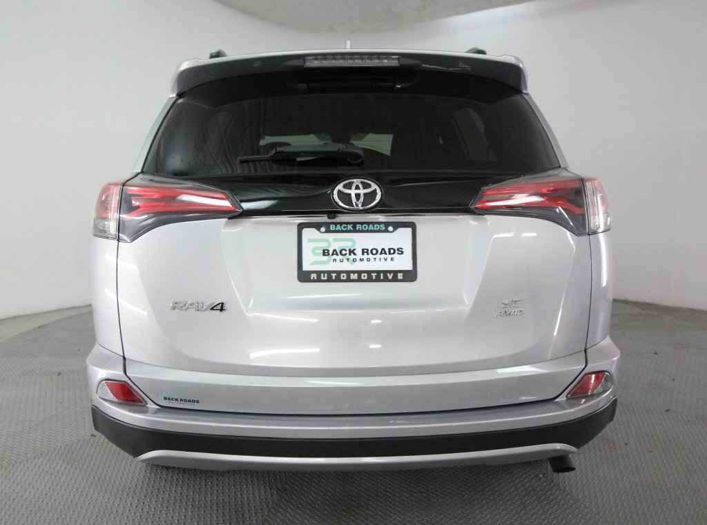 Used 2017 Toyota RAV4 SE AWD/4WD image 8
