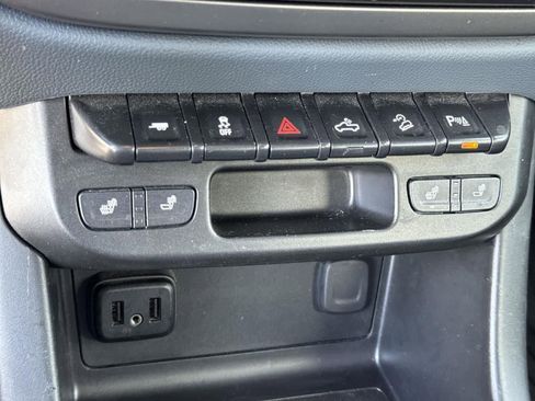 Used 2022 Chevrolet Colorado Z71 image 37