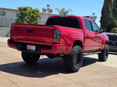 Used 2019 Toyota Tacoma SR5 RWD image 11