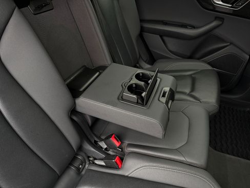 Used 2019 Audi Q8 Premium Plus w/ Premium Plus image 23