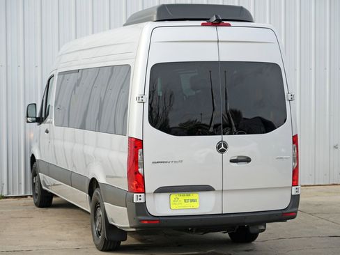 Used 2024 Mercedes-Benz Sprinter 2500 image 43