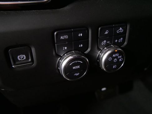 Used 2025 GMC Sierra 3500 Denali Ultimate AWD/4WD image 15