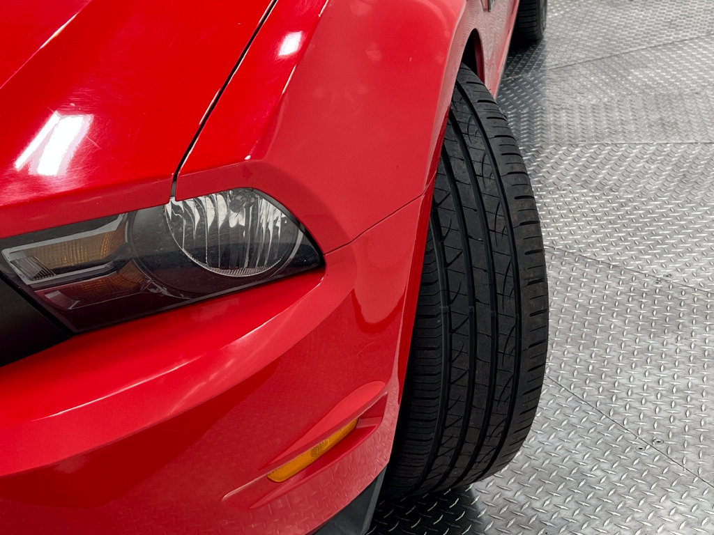 Used 2010 Ford Mustang GT Premium RWD image 34