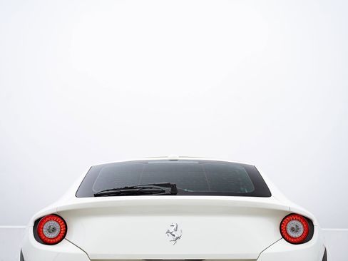 Used 2014 Ferrari FF image 16