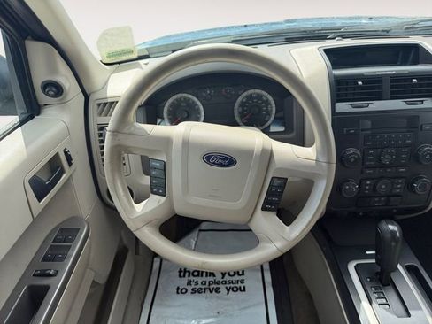 Used 2009 Ford Escape XLS AWD/4WD image 12