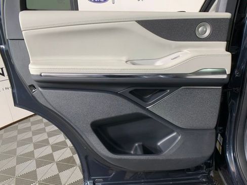 New 2025 Lincoln Navigator Reserve image 35
