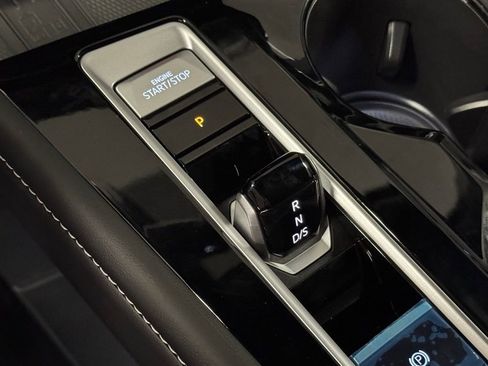 New 2026 Volkswagen Atlas Cross Sport SE image 11