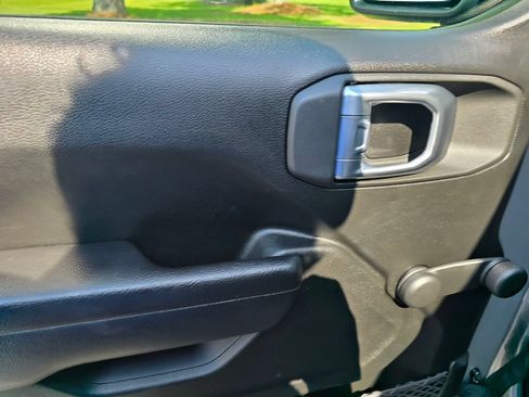 Used 2022 Jeep Wrangler Unlimited Sport AWD/4WD image 10