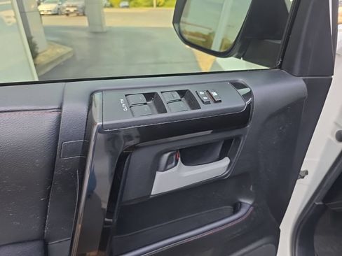 Used 2021 Toyota 4Runner TRD Off-Road Premium w/ Moonroof Package AWD/4WD image 15