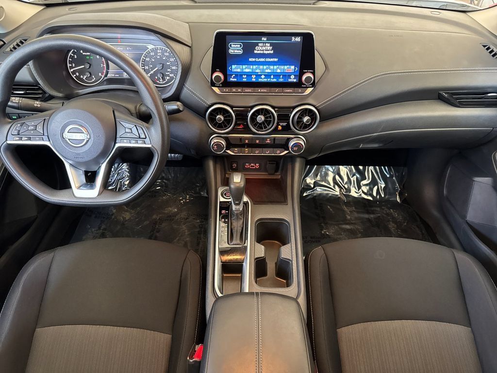 Used 2025 Nissan Sentra SV FWD image 12