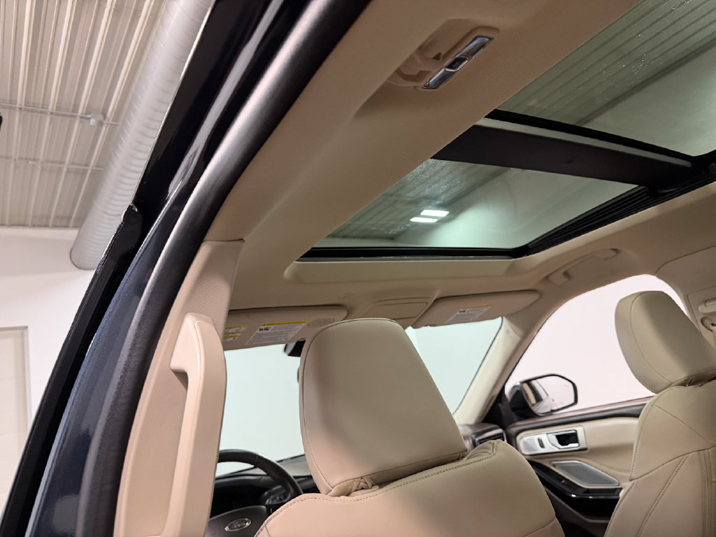 Used 2023 Ford Explorer Platinum w/ Technology Package AWD/4WD image 54