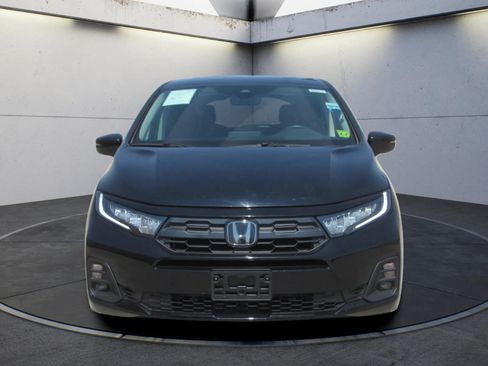 Certified 2025 Honda Odyssey EX-L image 3