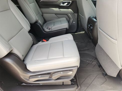 Used 2023 Chevrolet Suburban Z71 w/ Luxury Package AWD/4WD image 27