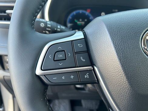 Used 2026 Toyota Highlander Limited image 25