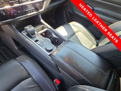 Used 2023 Nissan Pathfinder SL AWD/4WD image 25
