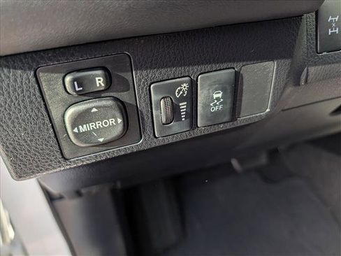 Used 2014 Toyota RAV4 XLE image 27