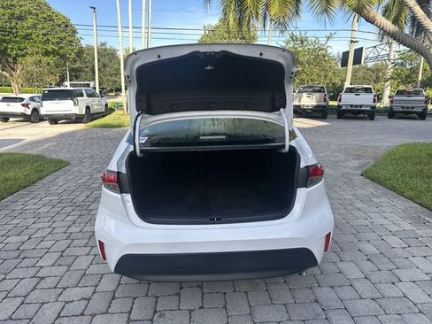 Used 2024 Toyota Corolla LE FWD image 28