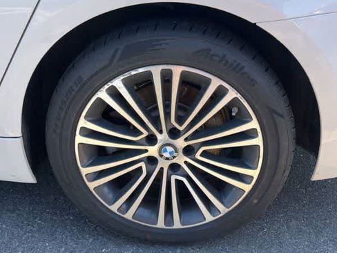 Used 2018 BMW 530i xDrive AWD/4WD image 12