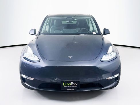 Used 2022 Tesla Model Y Long Range AWD/4WD image 2