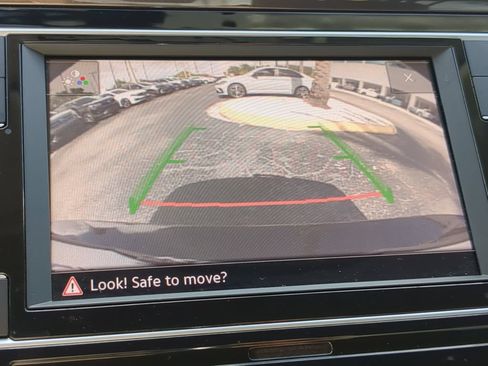 Used 2021 Volkswagen Tiguan S FWD image 19
