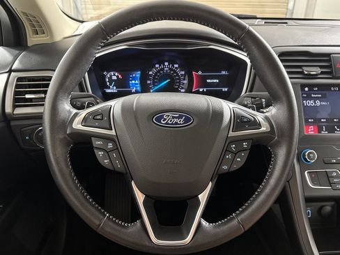 Used 2019 Ford Fusion SE w/ Equipment Group 151A FWD image 14