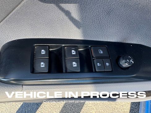 Used 2018 Toyota Camry SE w/ Protection Package (Q2) image 12