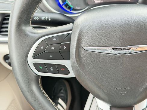 Used 2022 Chrysler Pacifica Touring-L FWD image 71