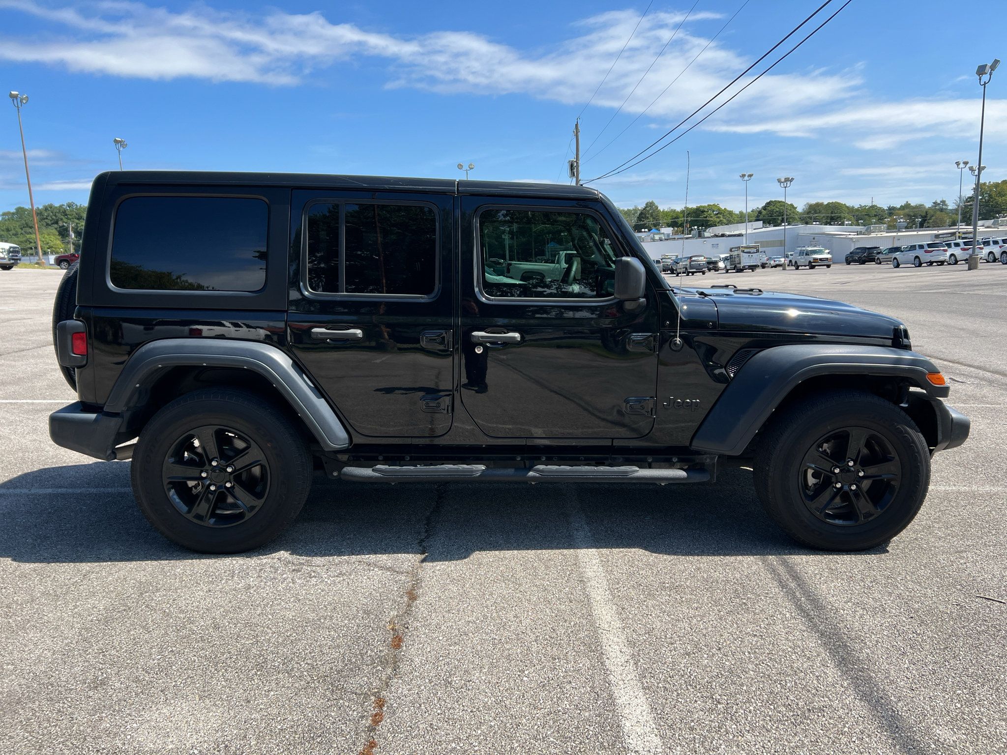 Used 2023 Jeep Wrangler Unlimited Sport AWD/4WD image 4