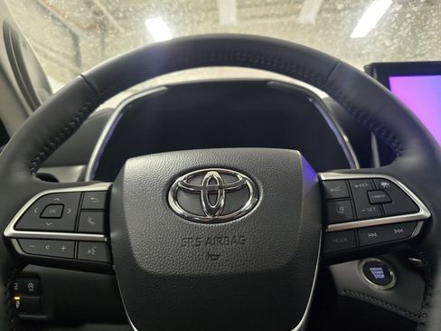 New 2026 Toyota Highlander Platinum image 28
