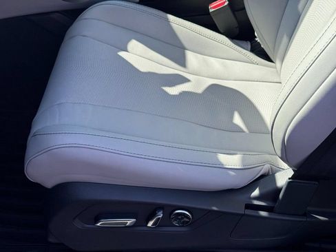 Certified 2026 Acura MDX SH-AWD w/ Technology Package image 14