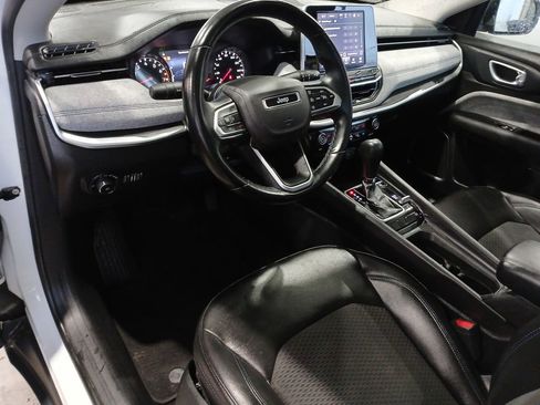 Used 2022 Jeep Compass Latitude w/ Sun and Sound Group AWD/4WD image 10