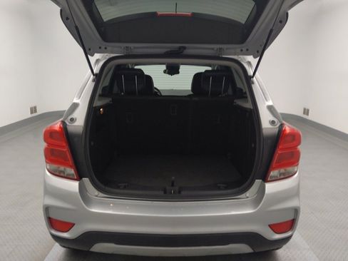 Used 2021 Chevrolet Trax LT w/ LT Convenience Package image 29