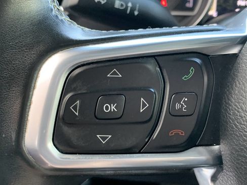 Used 2019 Jeep Wrangler Unlimited Sahara image 29