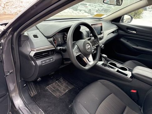Used 2024 Nissan Altima 2.5 SV image 22