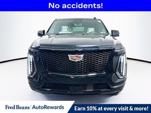 Used 2025 Cadillac Escalade Sport Platinum w/ LPO, ONYX Package AWD/4WD image 2