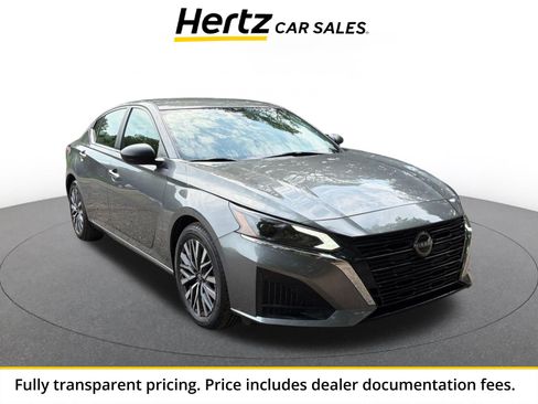 Used 2025 Nissan Altima 2.5 SV FWD image 1