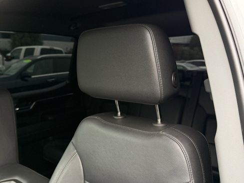 Used 2024 GMC Sierra 1500 SLT image 2