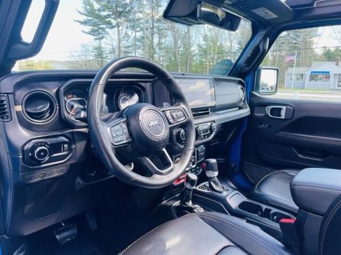 Used 2024 Jeep Wrangler Unlimited Rubicon 392 AWD/4WD image 15