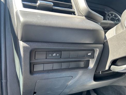 Used 2023 Mitsubishi Outlander SE Black Edition image 21