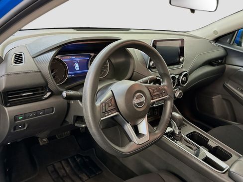 Used 2024 Nissan Sentra SV image 18