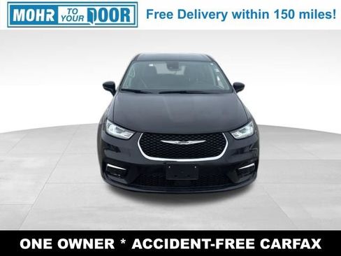 Used 2024 Chrysler Pacifica Touring-L image 8